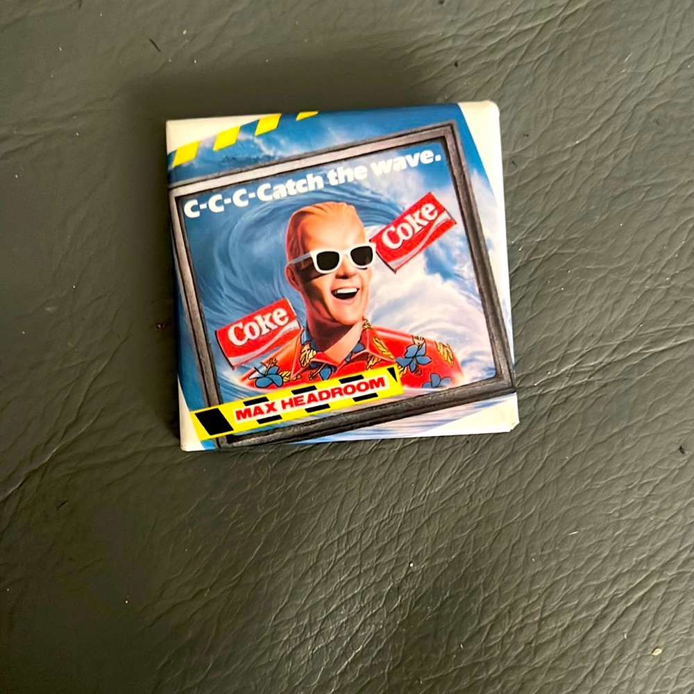 Old skool Coca-Cola max headroom button